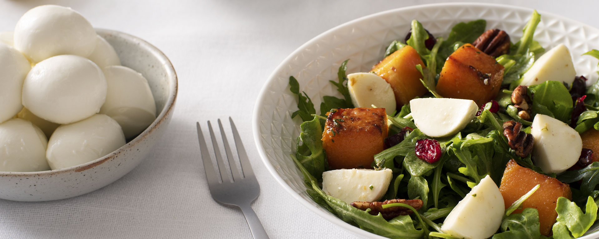 Photo of - Salade à la Courge Musquée et au Fromage Bocconcini