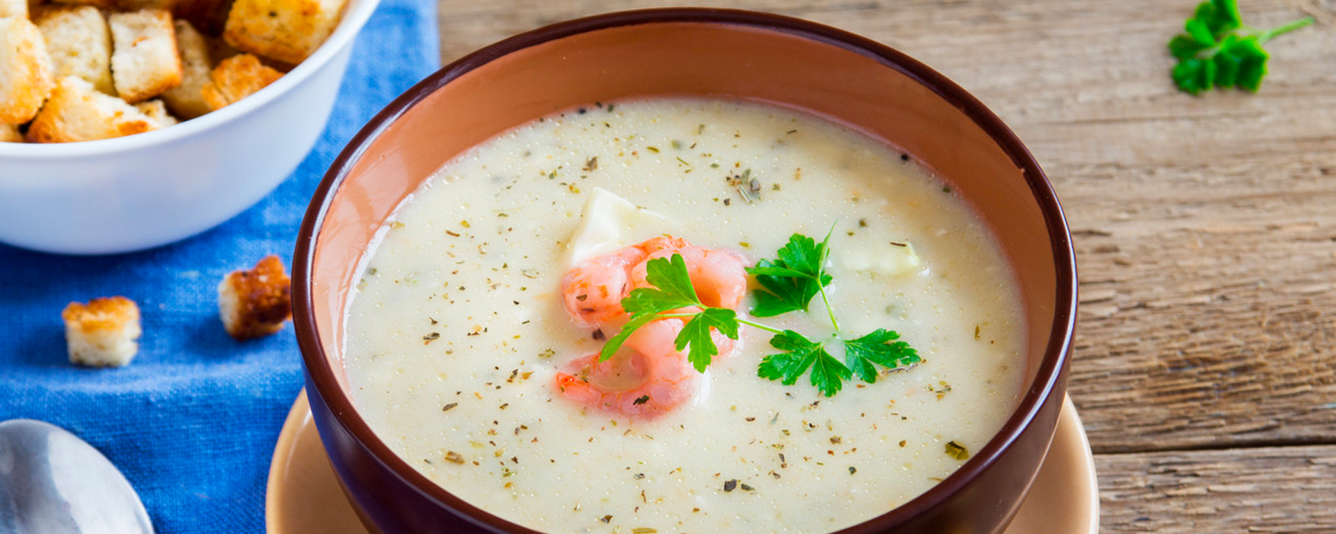 Photo for - Soupe de pommes de terre au fromage avec fruits de mer