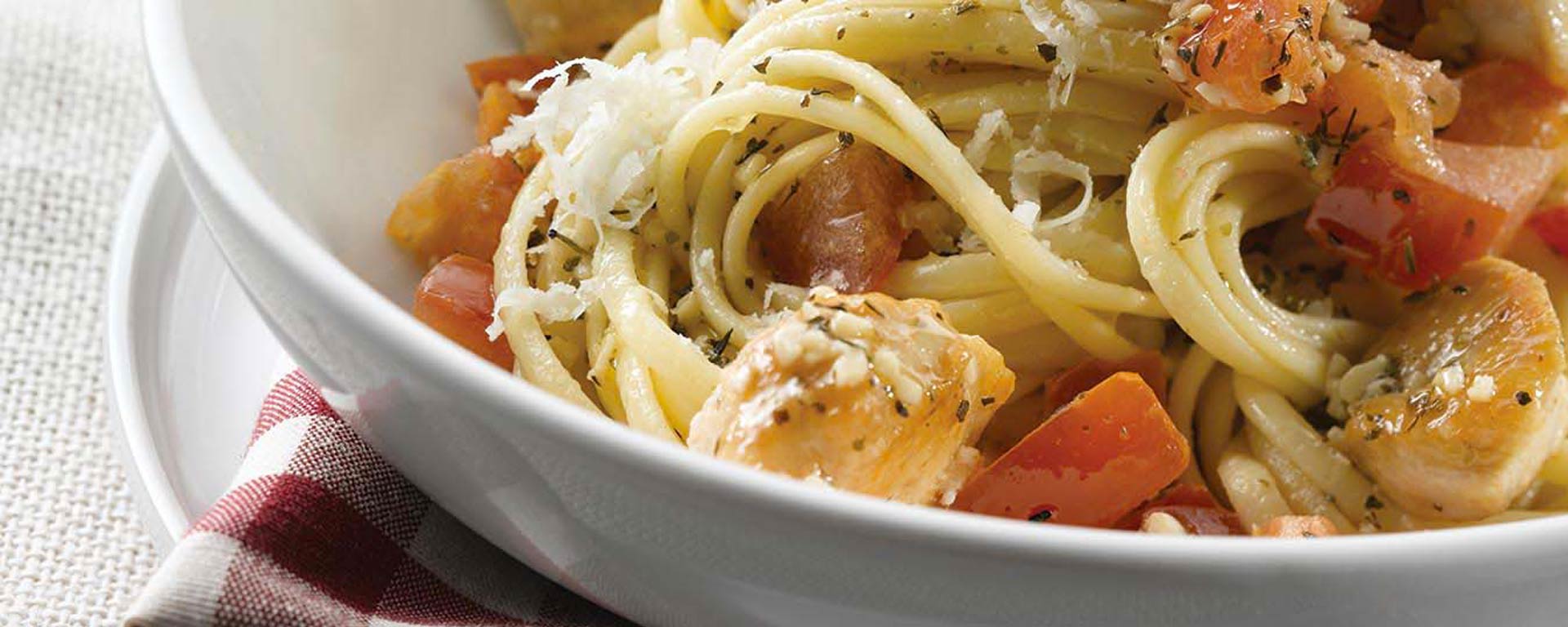 Photo for - Pomodoro Sauce with Chicken and Linguine