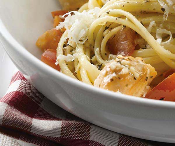 Photo of - Sauce pomodoro avec poulet et linguine