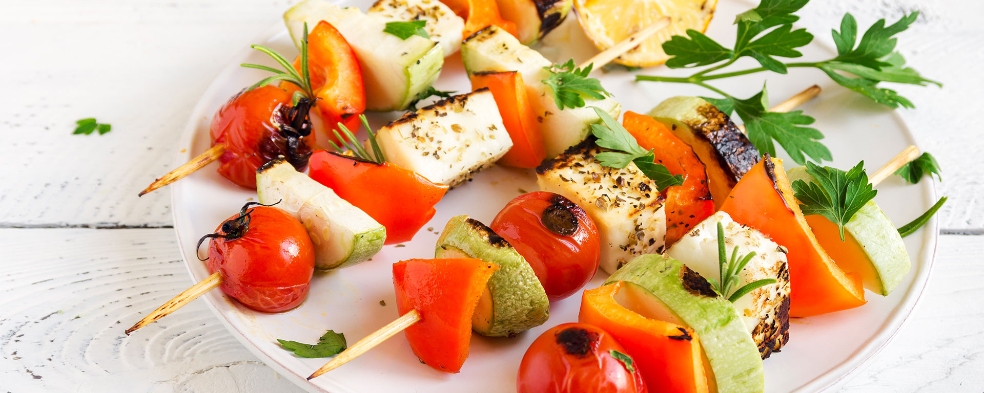 Brochettes de légumes et halloumi